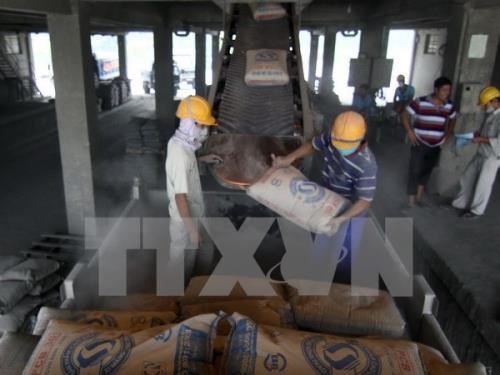 Chính phủ đã giao Bộ Xây dựng chủ động thực hiện các biện pháp để bình ổn thị trường vật liệu xây dựng theo thẩm quyền. Ảnh minh họa: TTXVN
