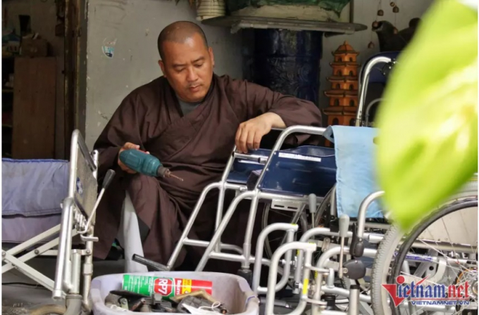 Thầy đã một mình làm công việc này suốt 7 năm qua.