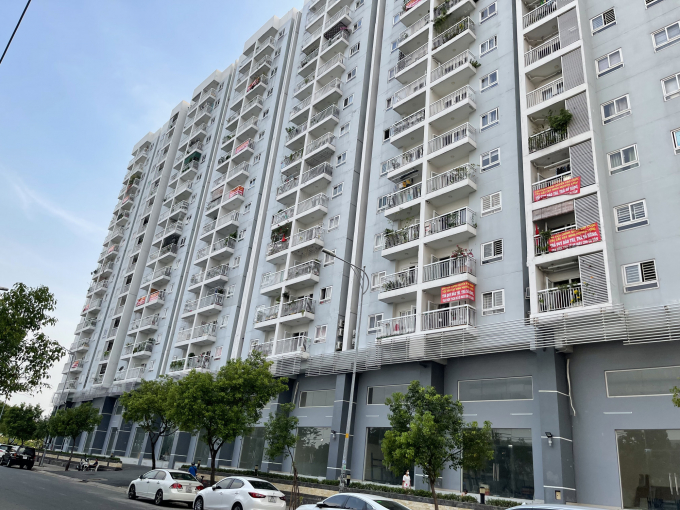 Bức xúc các vi phạm của chủ đầu tư, cư dân sinh sống tại chung cư Moscow Tower căn băng rôn đòi quyền lợi