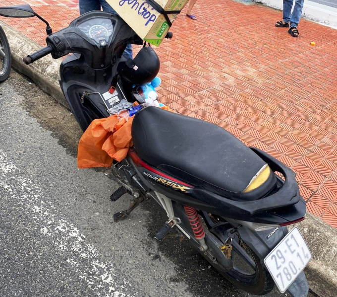 Người cha để lại xe máy trên cầu, ôm con gái nhảy xuống sông Thu Bồn từ cầu Cửa Đại