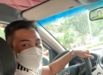 Tài xế taxi trong vụ việc. Ảnh: Cắt từ clip.