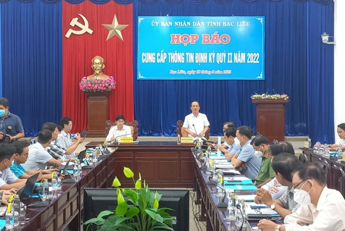 Chủ tịch UBND tỉnh Bạc Liêu Phạm Văn Thiều thông tin tại cuộc họp báo