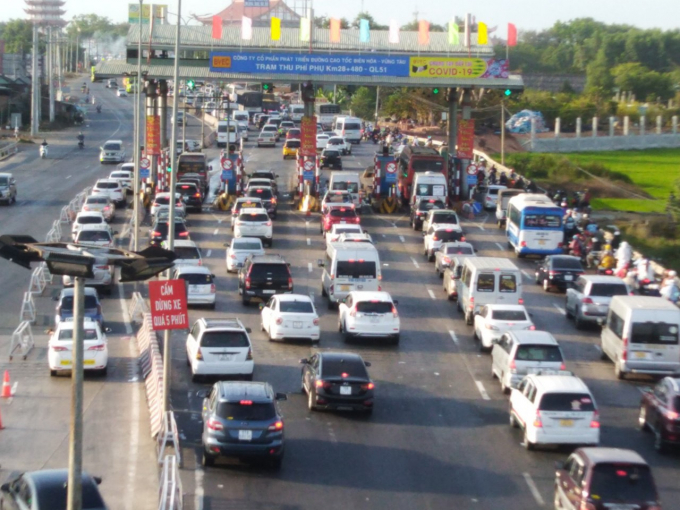 Quốc lộ 51 hiện quá tải, thường ùn tắc ở các giao lộ, dự án đường cao tốc Biên Hòa-Vũng Tàu khi hoàn thành sẽ góp phần giải quyết tình trạng này.