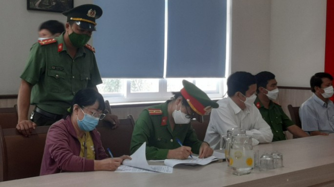 Cơ quan chức năng thi hành các quyết định khởi tố, lệnh bắt tạm giam tại CDC Đắk Lắk.