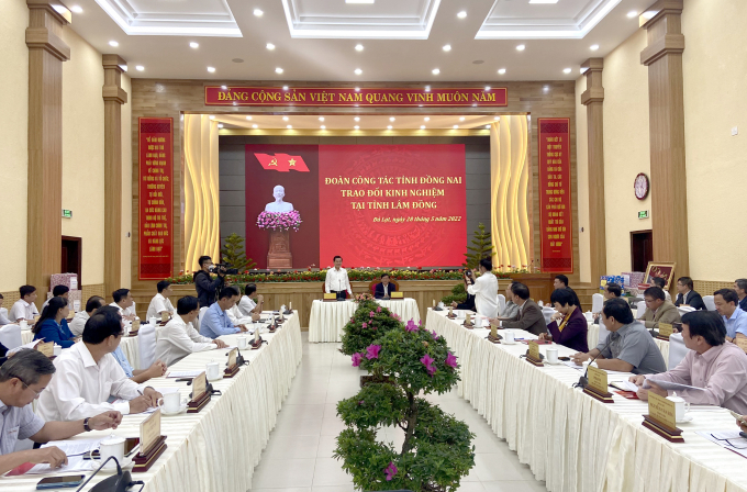 Đoàn công tác Đồng Nai do Bí thư Tỉnh ủy Nguyễn Hồng Lĩnh làm trưởng đoàn làm việc với Tỉnh ủy Lâm Đồng bàn về nội dung hợp tác phát triển nông nghiệp bền vững.