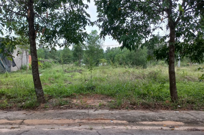 Nhiều nơi đất rao bán thời gian dài vẫn chưa có người mua.