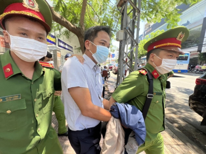 Công an bắt tạm giam ông Trần Quốc Huy, Trưởng phòng tổ chức, hành chính CDC Khánh Hòa.