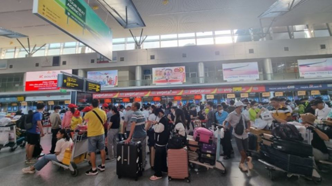 Khách hàng vô cùng bức xúc vì cách làm việc thiếu chuyên nghiệp của hãng Vietjet. (Nguồn ảnh: Vĩnh Quân)
