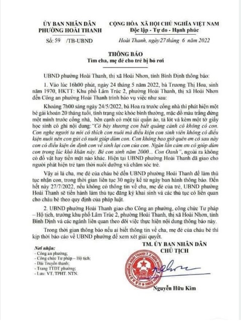 Thông báo tìm cha mẹ đẻ của bé gái bị bỏ rơi trước nhà người dân của UBND phường Hoài Thanh