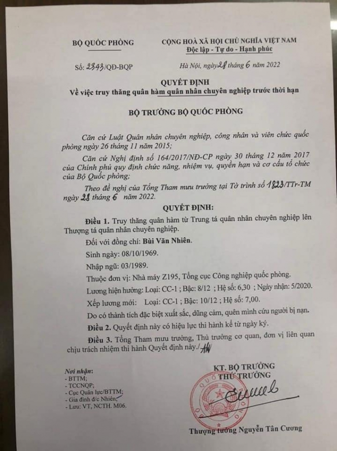 Quyết định truy thăng quân hàm quân nhân chuyên nghiệp từ trung tá lên thượng tá đối với ông Bùi Văn Nhiên QUÝ HIÊN CHỤP TÀI LIỆU