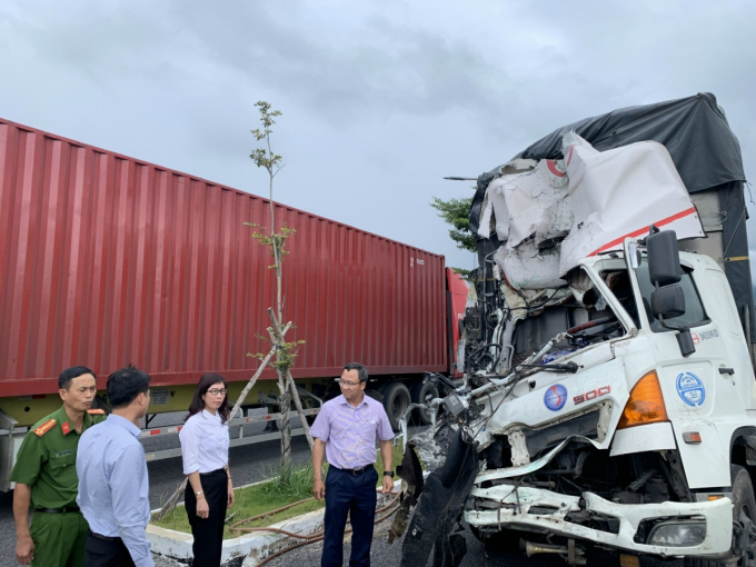 Chiếc xe tải trong vụ TNGT nghiêm trọng ở Khánh Hoà
