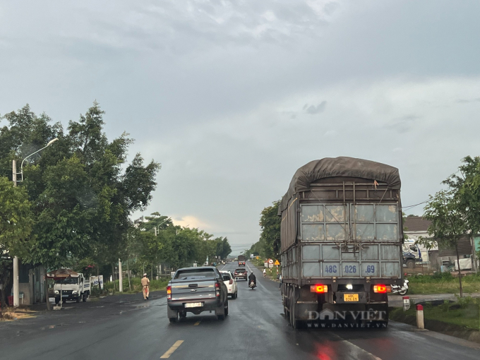 Các phương tiện có dấu hiệu chở quá tải trọng và cơi nới thành thùng được CSGT kiểm tra 