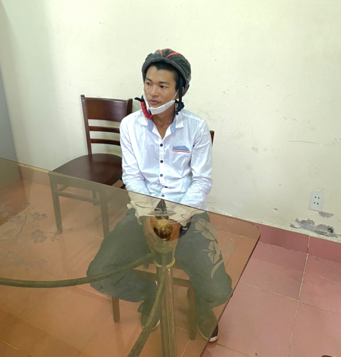 Sang bị bắt giữ tại Công an xã Phước Long Thọ CÔNG AN CUNG CẤP