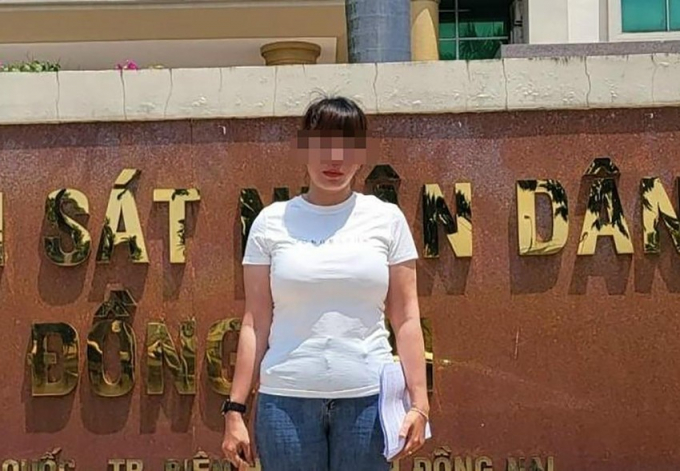 Bà Nguyễn Thị Tuyết L đến VKSND tỉnh Đồng Nai nhận kết luận về nội dung bà tố cáo. (Ảnh nhân vật cung cấp)