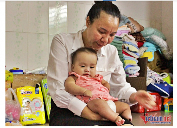 Trước khi trở thành mẹ của những đứa trẻ bị bỏ rơi, chị Hương đã trải qua đoạn đời cơ cực.