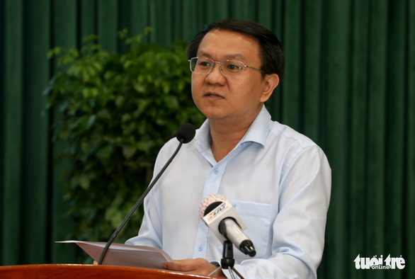 Ông Lâm Đình Thắng - giám đốc Sở Thông tin và truyền thông TP.HCM - phát biểu tại hội nghị - Ảnh: THẢO LÊ