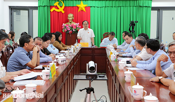 Phó bí thư Tỉnh ủy, Trưởng đoàn đại biểu Quốc hội tỉnh Quản Minh Cường dẫn đầu đoàn giám sát về quản lý đất đai, xây dựng trái phép tại TP. Biên Hòa