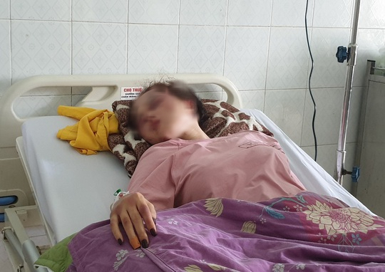 Chị N.T.V. đang được điều trị tại Bệnh viện Đa khoa tỉnh Thanh Hóa
