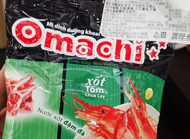 Sản phẩm mì gói Omachi hương vị tôm chua do Công ty TNHH Qianyu nhập khẩu từ Việt Nam bị phát hiện có chứa Ethylene Oxide. Ảnh: CNA.