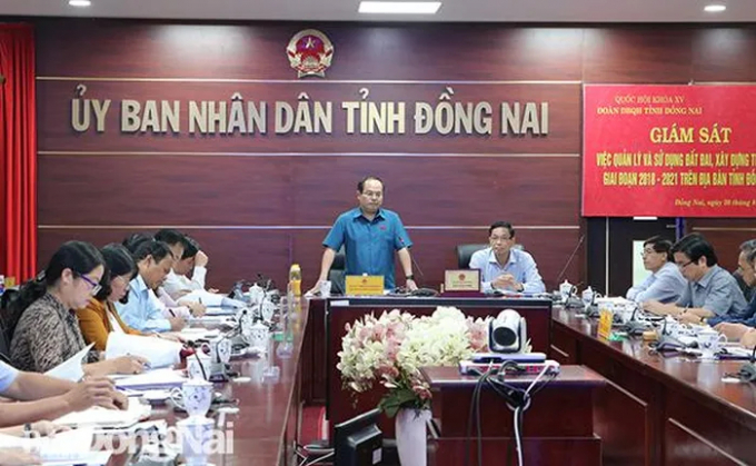 Phó bí thư Tỉnh ủy, Trưởng đoàn Đại biểu Quốc hội tỉnh Quản Minh Cường phát biểu tại buổi giám sát.