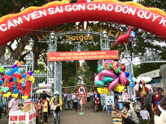Thảo Cầm Viên Sài Gòn thu hút đông đảo khách đến tham quan nhân dịp Lễ Quốc khánh 2-9