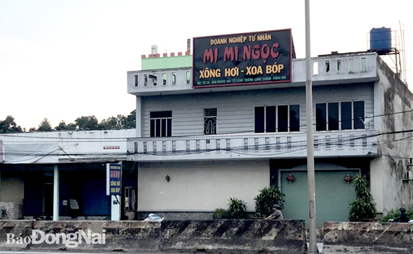 Cơ sở massage Mi Mi Ngọc tại TT.Long Thành (H.Long Thành), nơi 2 nạn nhân bị bắt ép làm nhân viên. Ảnh: T.Danh