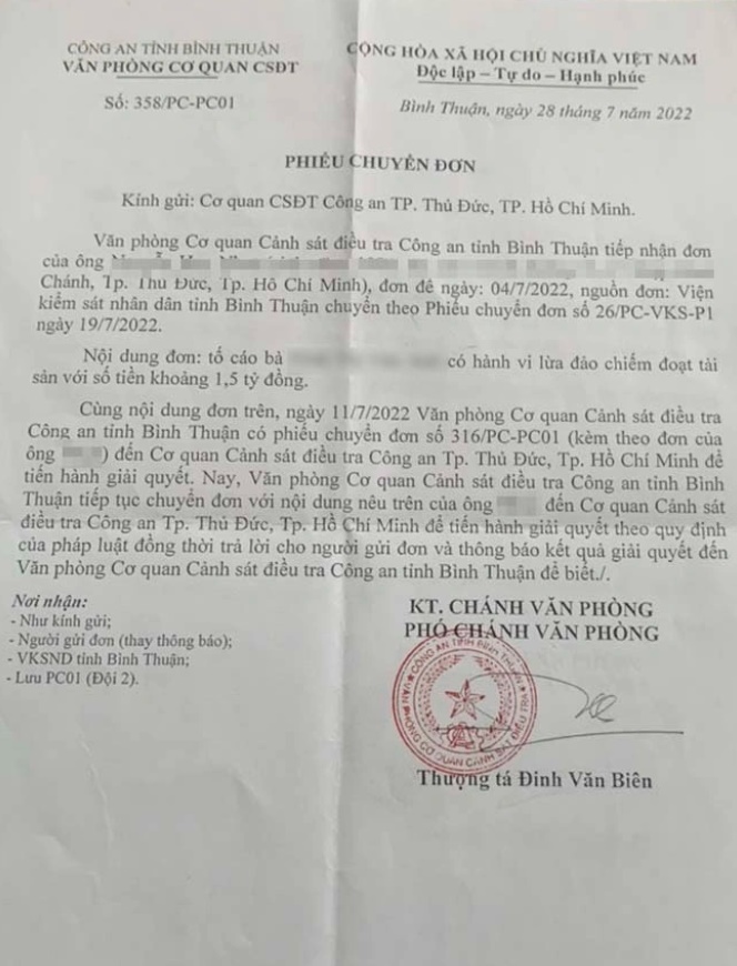 Phiếu chuyển đơn của Công an tỉnh Bình Thuận cho Công an TP Thủ Đức, TP.HCM. Ảnh: Lê Trai.