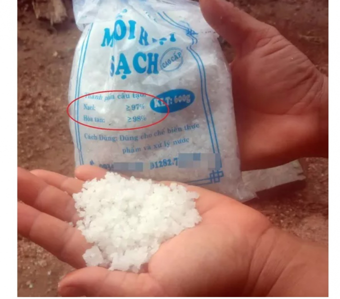 Người dân ở huyện Ia Pa sử dụng muối hạt thông thường mua từ các thương lái chở tới tận các buôn làng