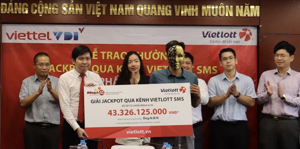Anh N.Đ.N. - một người kinh doanh tự do ở Hà Nội - đã trúng thưởng hơn 43 tỉ đồng - Ảnh: L.THANH