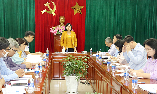 Phó chủ tịch UBND tỉnh Nguyễn Thị Hoàng chủ trì cuộc họp
