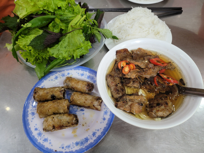 Món bún chả nổi tiếng thế giới Hương Liên ở Hà Nội, nơi cựu Tổng thống Obama từng ăn VI NGUYỄN