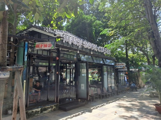 Các gian hàng Mary Book Coffee, cà phê trà Phi Long…. có giá thuê bình quân là 60 triệu/tháng