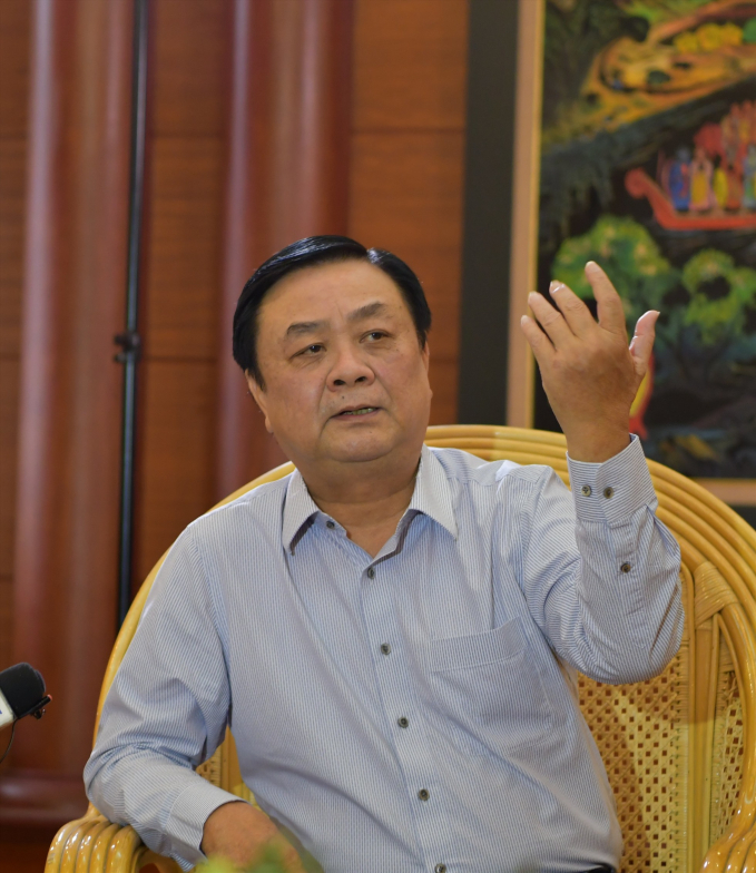 Bộ trưởng Lê Minh Hoan chia sẻ về tiềm năng của nghề nuôi yến. Ảnh: Văn Giang