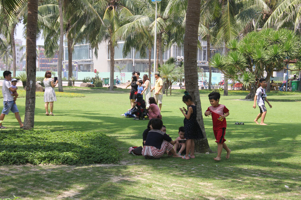 Một quán cà phê ở Đà Nẵng thông báo từ chối phục vụ khách dưới 12 tuổi vì không có không gian vui chơi cho trẻ em đã nhận được nhiều ý kiến trái chiều từ cộng đồng mạng (ảnh minh họa) - Ảnh: TRƯỜNG TRUNG