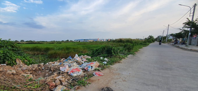 Được giao khu đất vàng nằm kẹp giữa hai dự án Khu đô thị Hoàng Phát và Khu đô thị Địa ốc Bạc Liêu nhưng hơn 20 năm nay, Công ty Cổ phần Bệnh viện Đa khoa Bạc Liêu - Sài Gòn vẫn không thực hiện dự án. Ảnh: Nhật Hồ