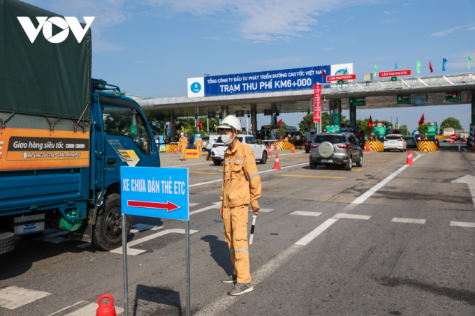 VEC điều chỉnh mức phí các tuyến cao tốc khi chưa thông báo rộng rãi.