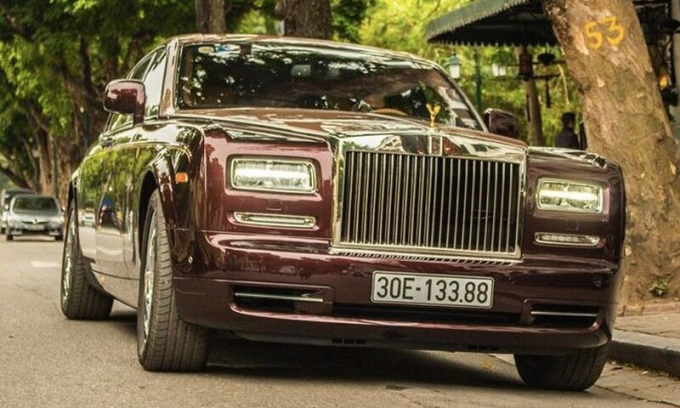 Mẫu Rolls-Royce Phantom Lửa Thiêng cũng chịu hoàn cảnh tương tự với 4 lần đấu giá bất thành. Ảnh: Công ty đấu giá hợp danh Đông Nam.