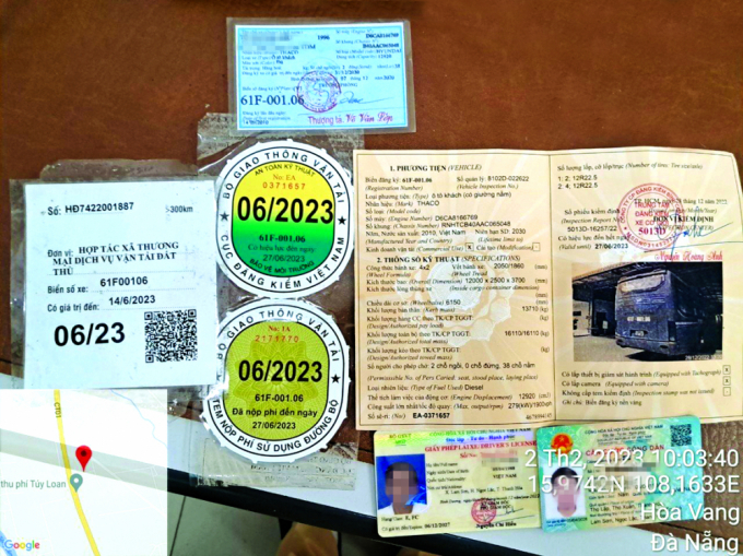 Bộ tem và sổ đăng kiểm giả bị cảnh sát giao thông phát hiện trên cao tốc Quảng Ngãi - Đà Nẵng. Ảnh: Công an cung cấp