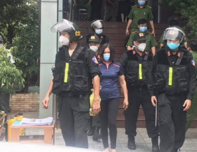 Công an khám xét nhà bị can