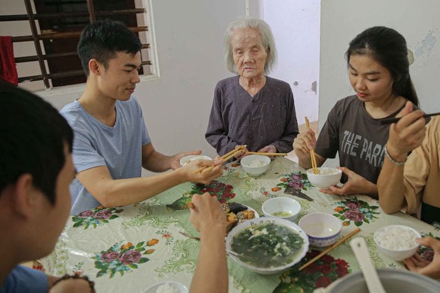 Sinh viên sống trong ngôi nhà của cụ Diệp như một gia đình Lê Hoài Nhân