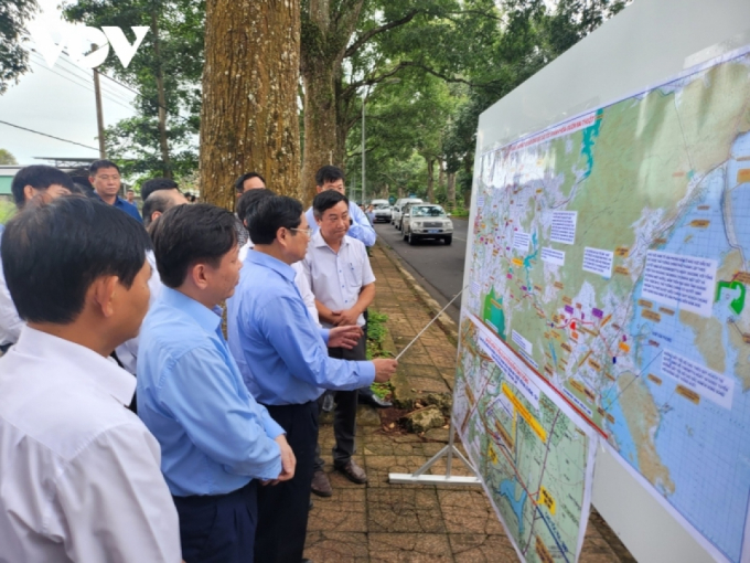 Thủ tướng Chính phủ Phạm Minh Chính khảo sát thực địa dự án cao tốc Khánh Hòa- Buôn Ma Thuột
