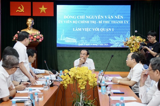 Giám đốc Sở TN-MT TPHCM Nguyễn Toàn Thắng phát biểu. Ảnh: HOÀNG HÙNG