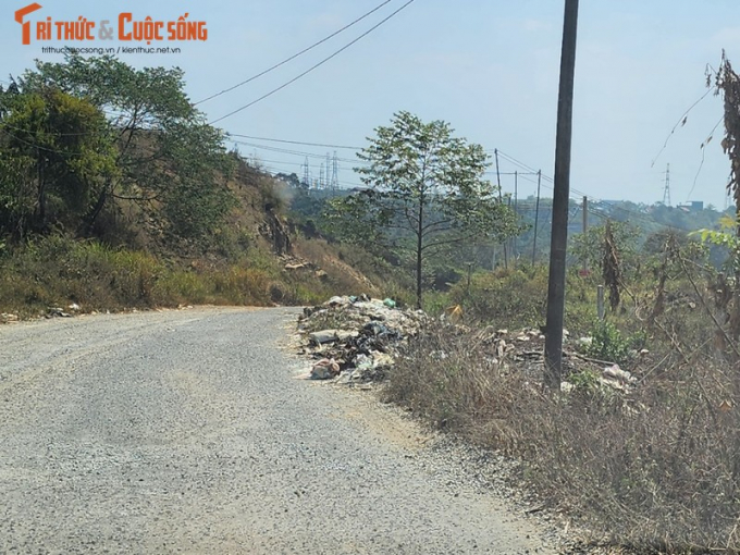 Tuyến đường tránh phía Nam TP Bảo Lộc đang trở nên hoang hóa do ngưng thi công nhiều năm