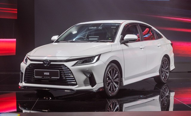 Toyota Vios 2023 tại Malaysia chỉ có 2 phiên bản Vios E và Vios G đi kèm giá bán từ 89.600 - 95.500 ringgit (khoảng 476 - 507 triệu đồng)