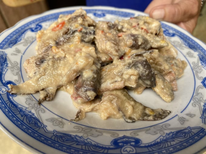 Món cá muối ủ chua ở huyện Phước Sơn - Ảnh: LÊ TRUNG