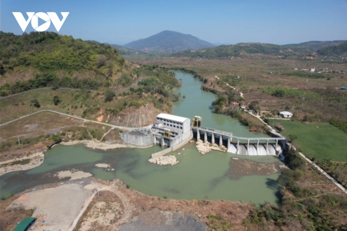 Thủy điện và khai thác cát được tỉnh Đắk Nông xác định là nguyên nhân làm sạt lở sông Krông Nô, đoạn chảy qua xã Quảng Phú.