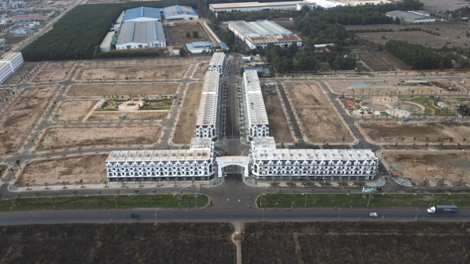 Dự án Khu đô thị STC Long Thành có vị trí rất đắc địa, nằm mặt tiền đường tỉnh 769 và ngay cạnh khu tái định cư sân bay Long Thành (khu dân cư Lộc An - Bình Sơn). Theo quy hoạch, dự án có tổng cộng 1.083 lô đất.