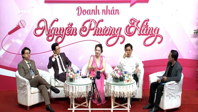 Bà Nguyễn Phương Hằng trong một buổi livestream tại Trường đua Đại Nam - Ảnh cắt từ clip