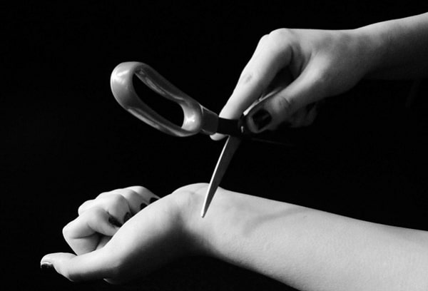 Hãy xem lại mối quan hệ gia đình, cách cư xử của những người thân thiết nhất để cùng nhau tìm ra nguyên nhân, cùng nhau giải quyết để đạt được hiệu quả nhất.
