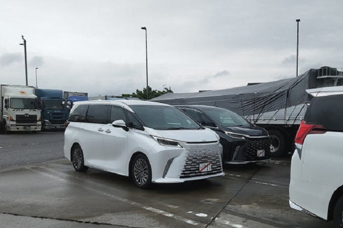 can-canh-lexus-lm-2023-sap-ve-viet-nam